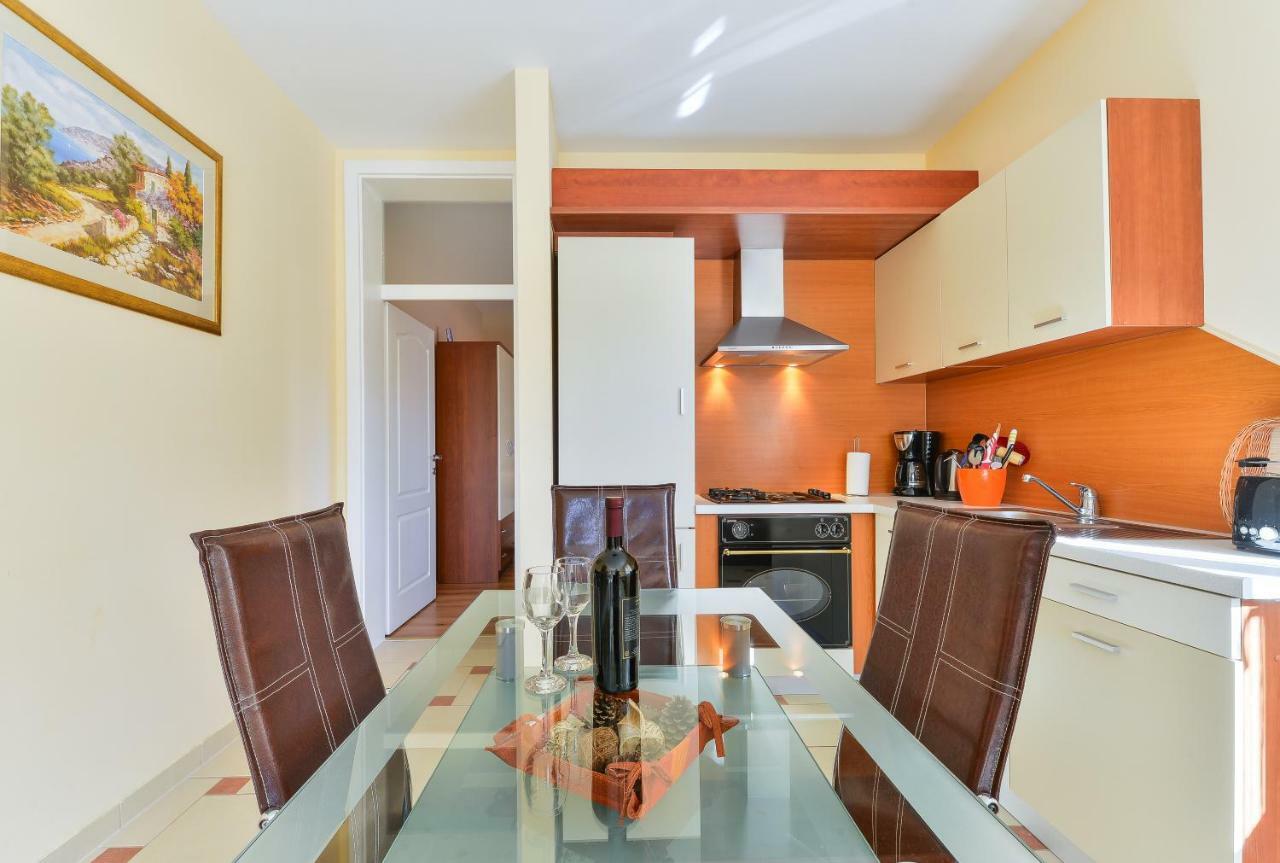 Apartments Dakovic Pakoštane Zewnętrze zdjęcie