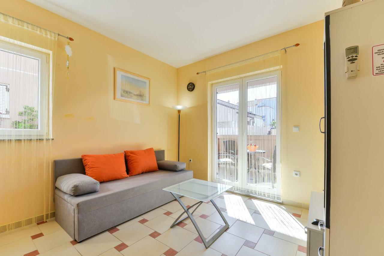 Apartments Dakovic Pakoštane Zewnętrze zdjęcie