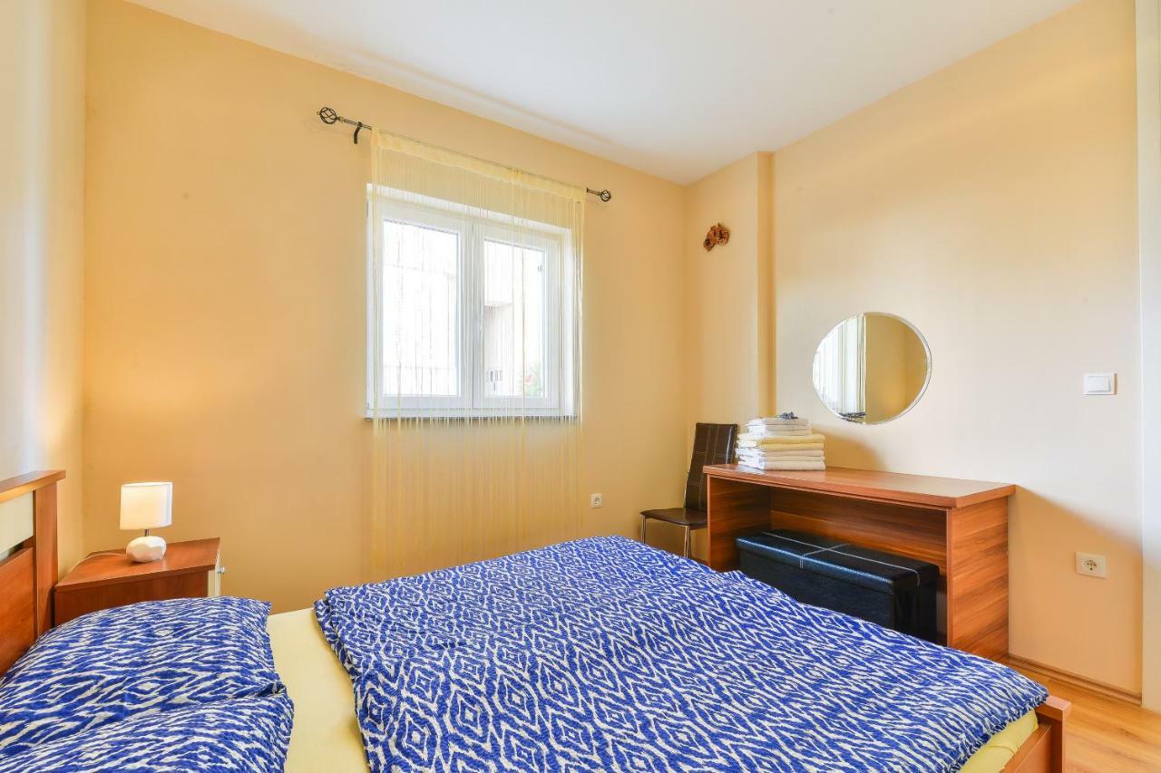Apartments Dakovic Pakoštane Zewnętrze zdjęcie